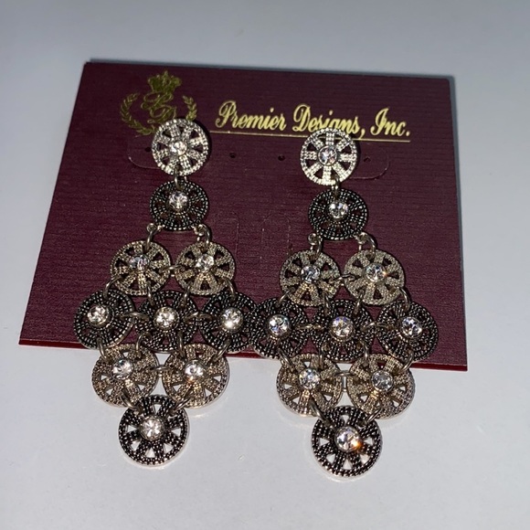 Premier Designs Pierced Earrings Silver Tone Rhinestone Chandelier Dangle 2.5"‎ - Picture 1 of 4